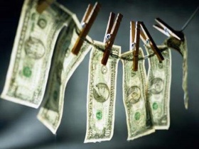 Отмывание денег. Фото с сайта www.media.nakanune.ru
