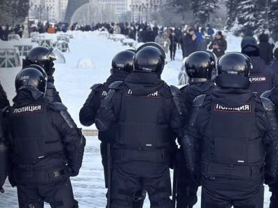 Полиция и народ. Фото: Екатерина Пиф, Каспаров.Ru