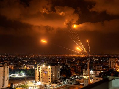 Ракеты, выпущенные палестинскими боевиками по Израилю, в городе Газа, 6 августа 2022 года. Фото: Fatima Shbair / AP