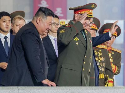 Ким Чен Ын и Сергей Шойгу на параде в Пхеньяне, 27.07.23. Фото: RTVI