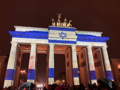 Флаг Израиля на Бранденбургских воротах, 8.10.23. Фото: t.me/uniannet